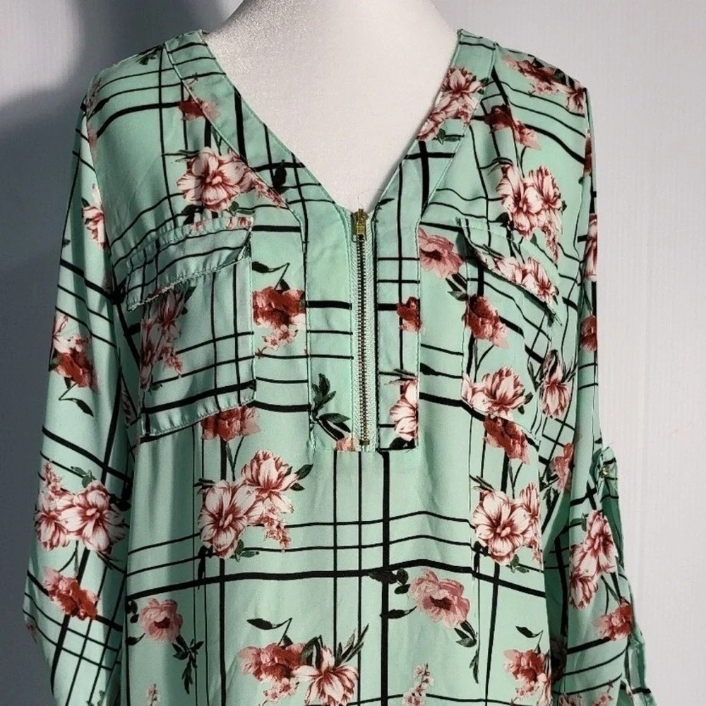 WishFull Park‎ Women's Floral Cool Green Plaid Blouse Size L